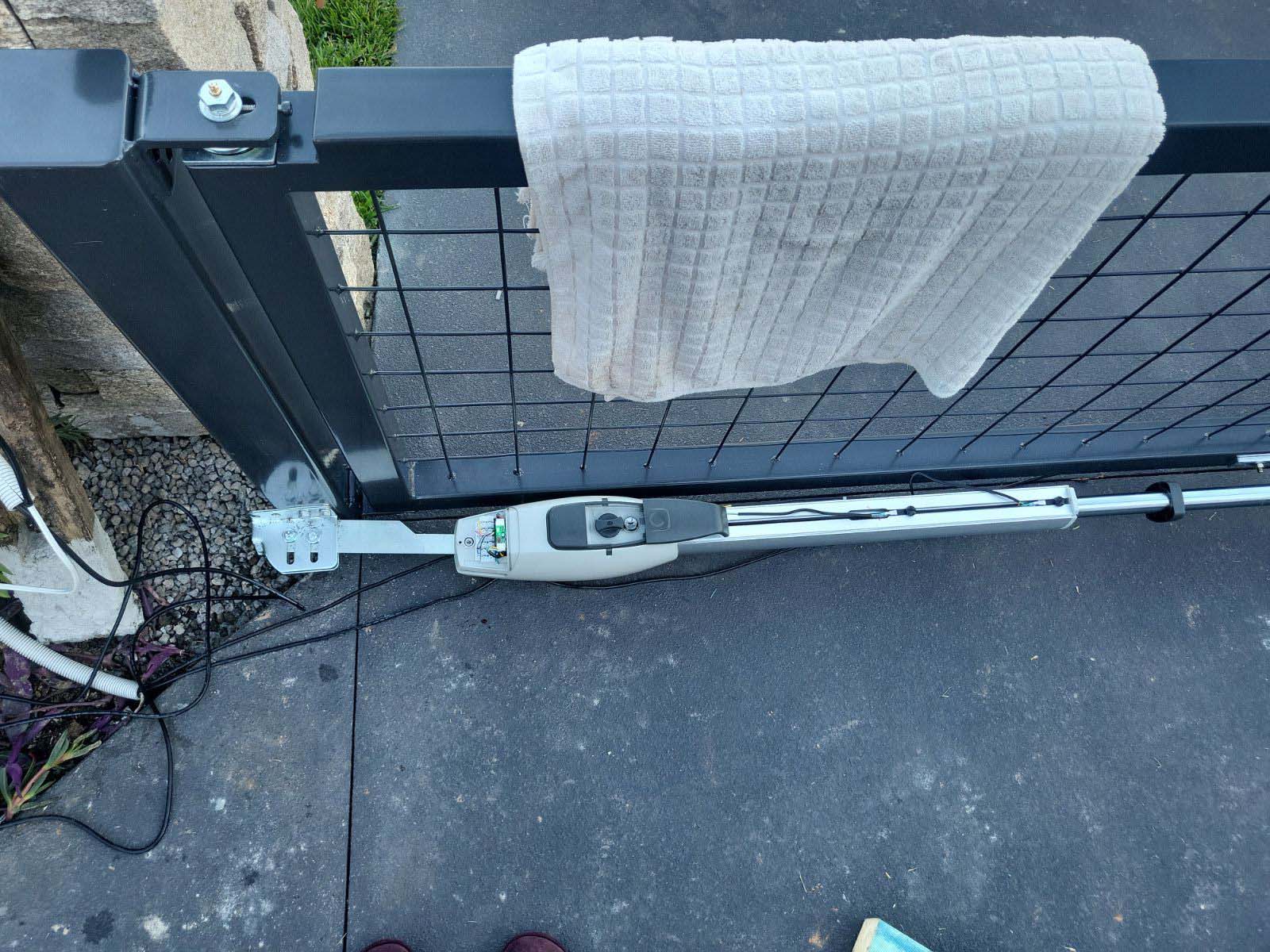 TMT 400LLS push to open bracket setup