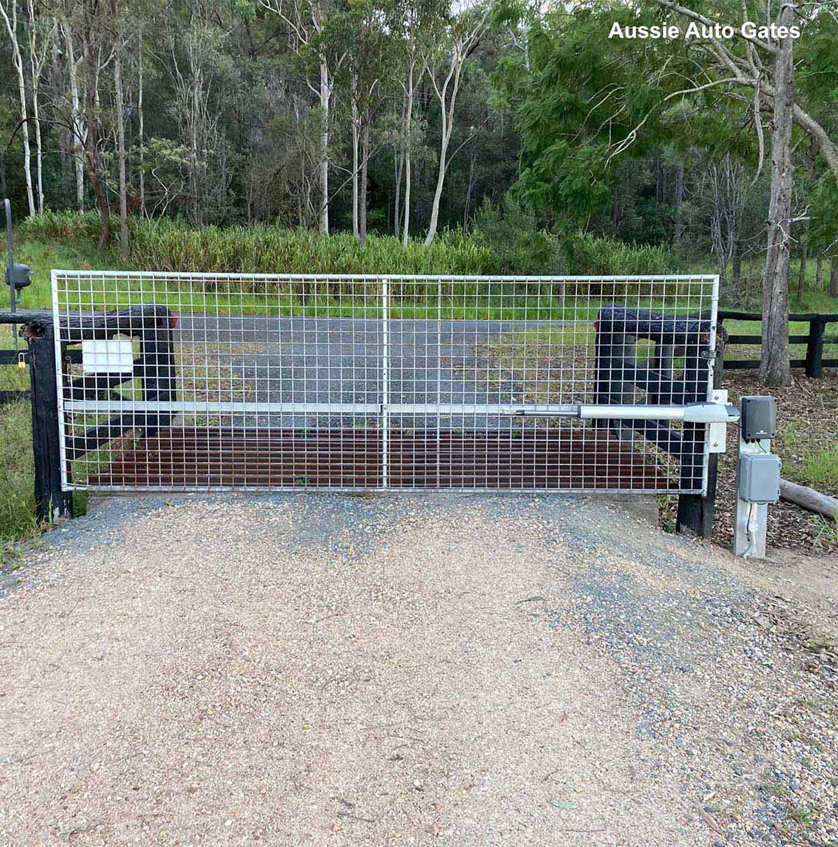 AUTOMATIC FARM GATE OPENERS, ELECTRIC OR SOLAR