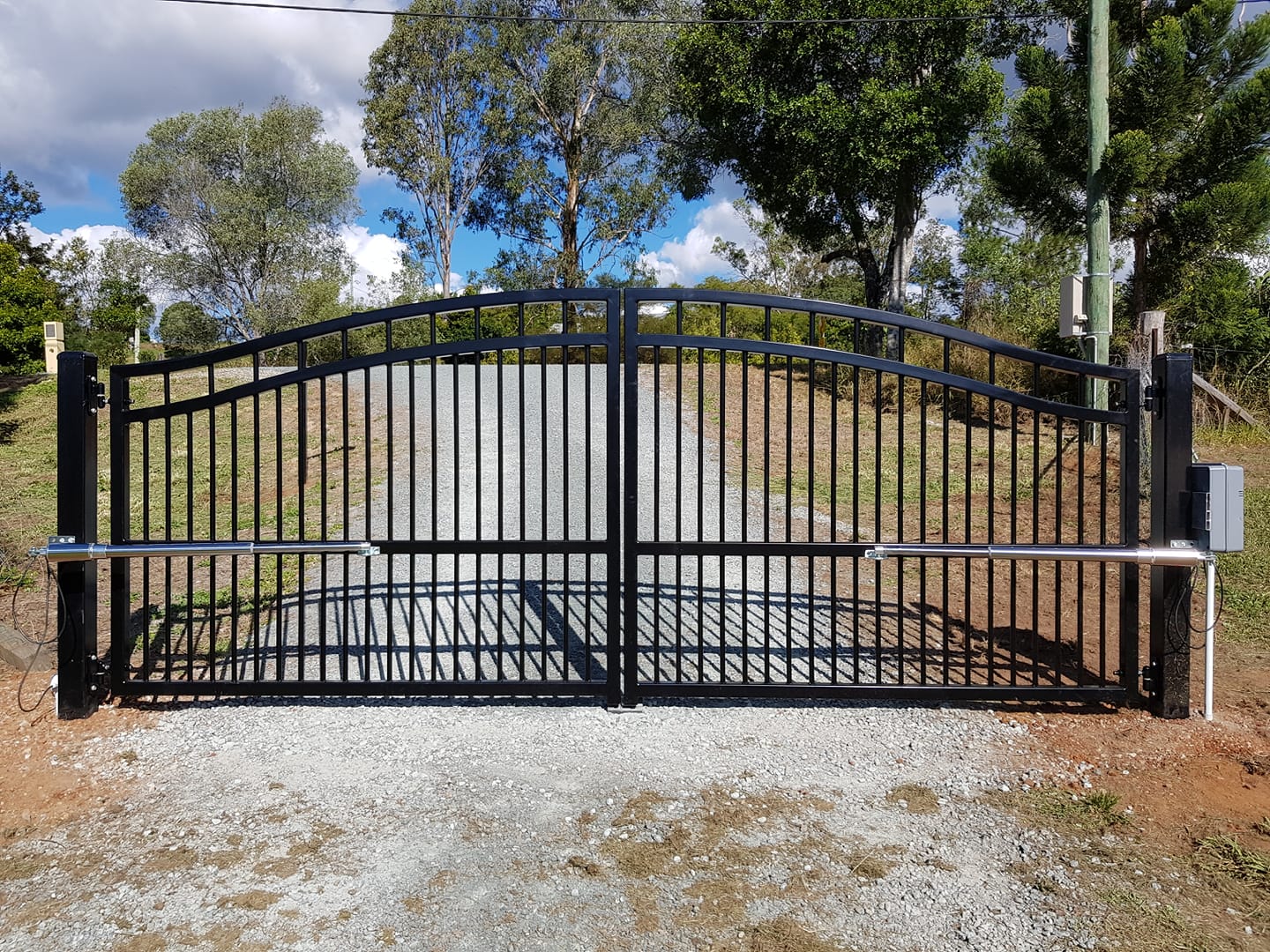 linear gate motor