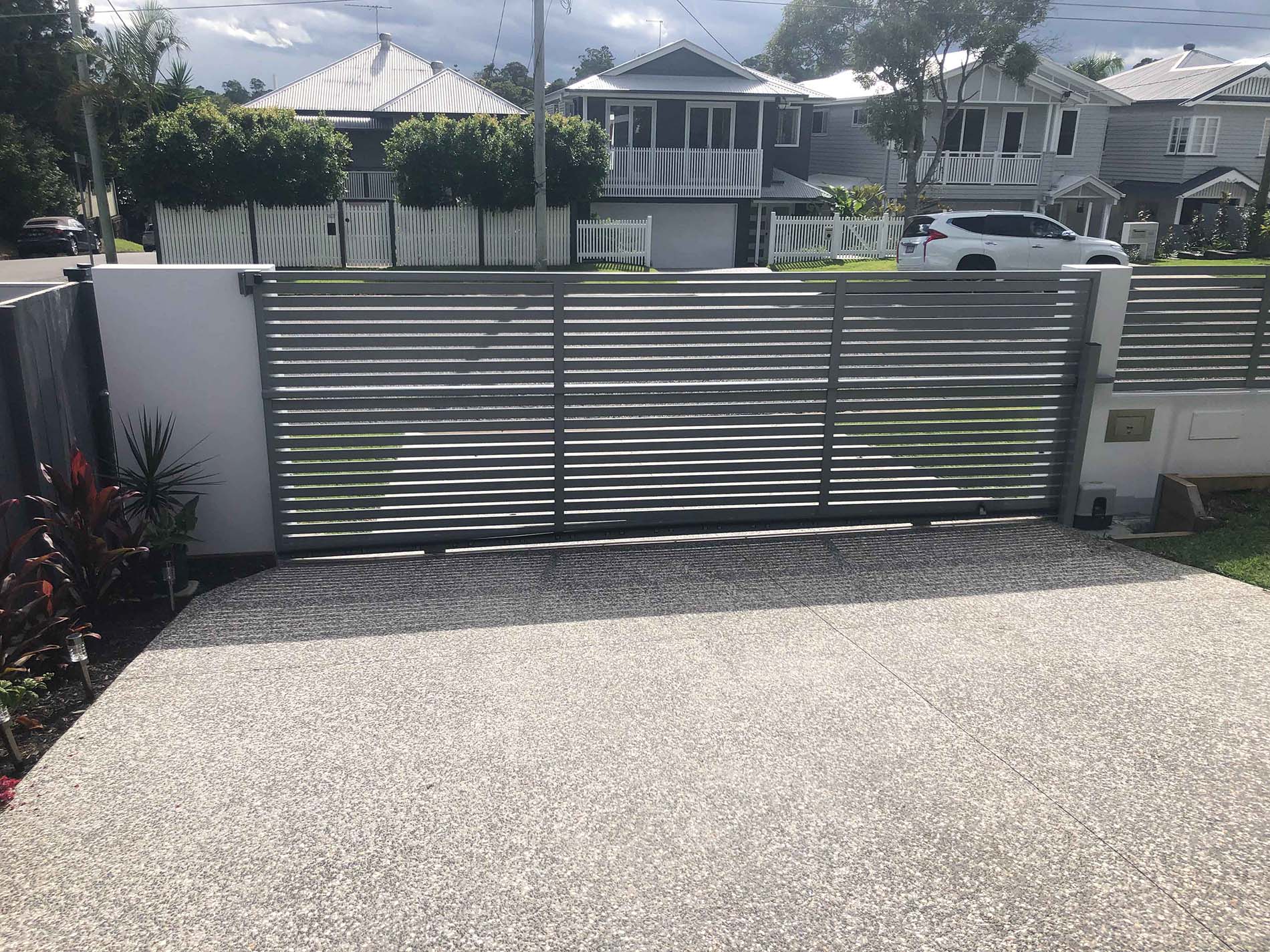 sliding gate