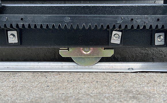 aluminium gate track