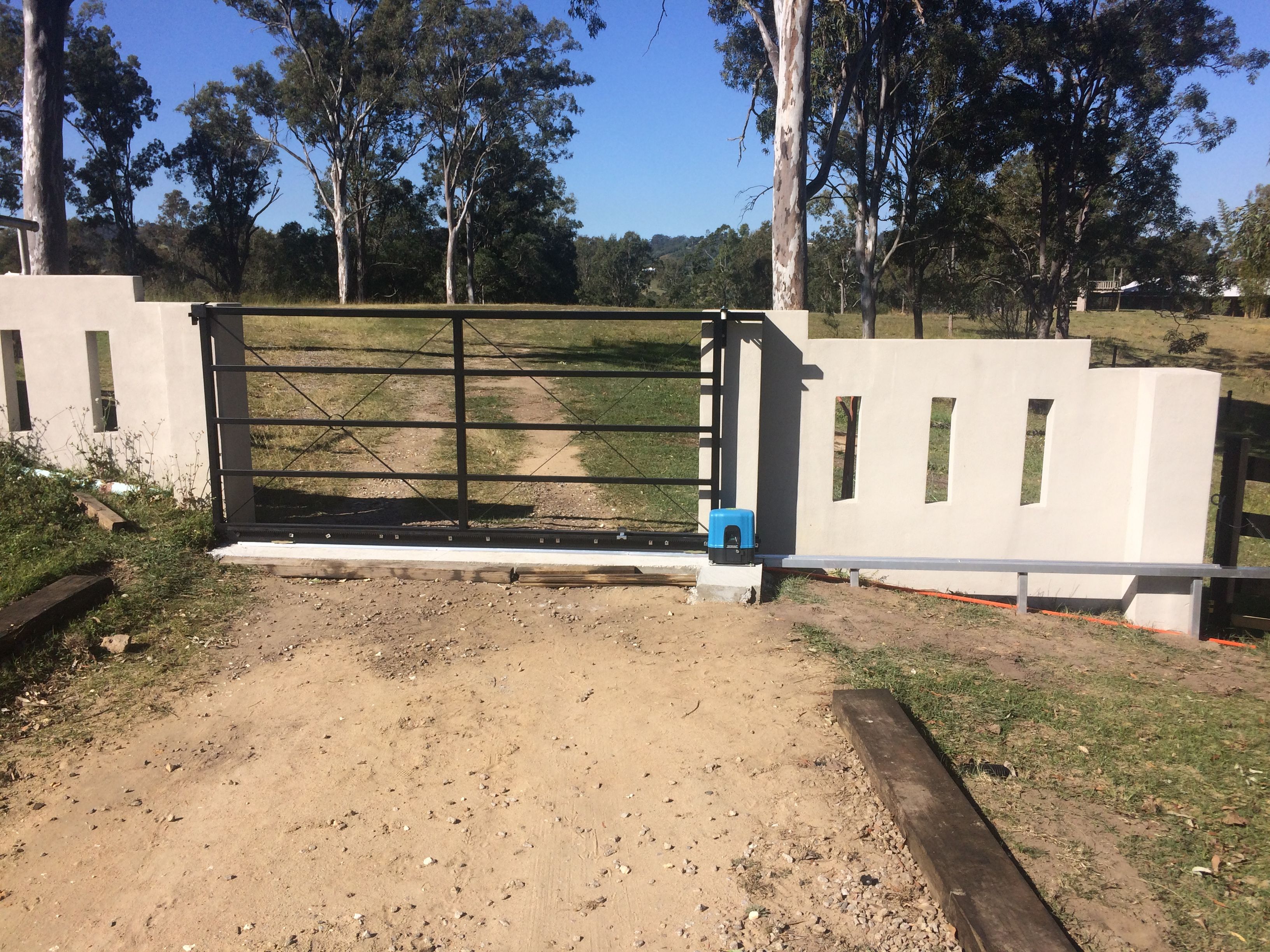 sliding gate bridge to suit steep driveway fall, sliding gate, driveway gate, front gate, driveway gates brisbane